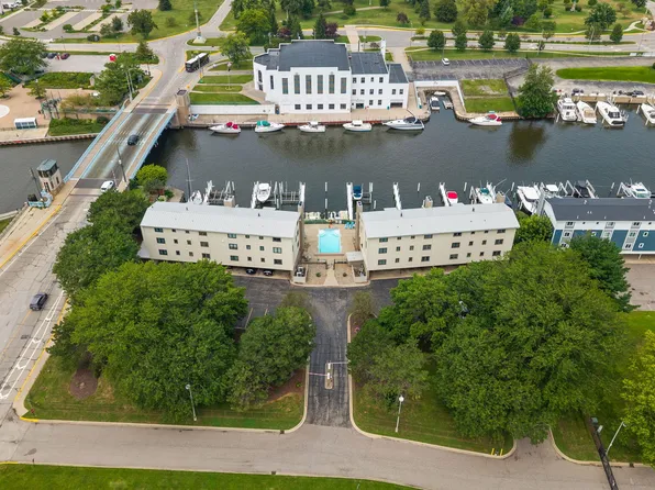2 Marine Dr APT 8, Michigan City, IN 46360