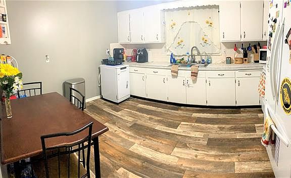 5th image of 806 Platte Ave