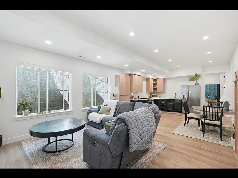 S Halcom Dr — Photo 1