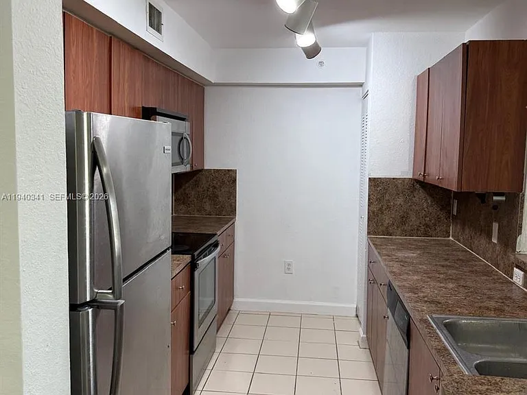 15460 SW 284th St #4301 — Photo 6