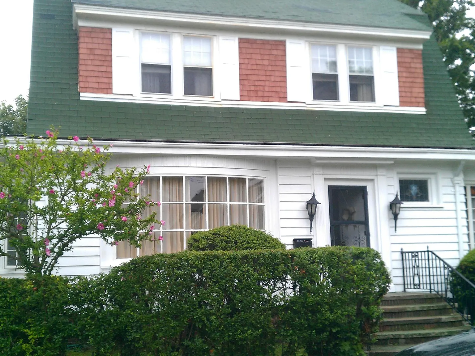 15 Mansion Ave — Photo 2
