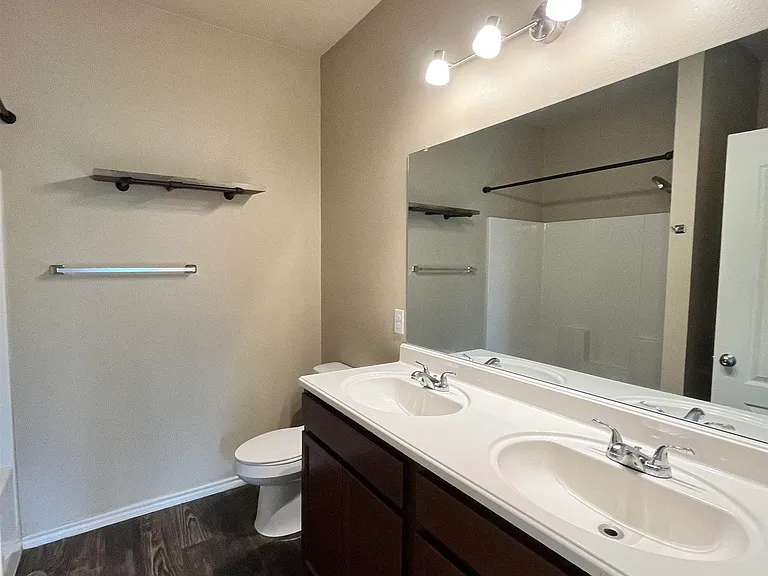 5816 Deauville St — Photo 15