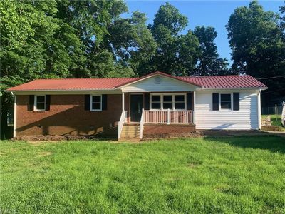 7113 Tree Hollow Rd, Thomasville, NC, 27360