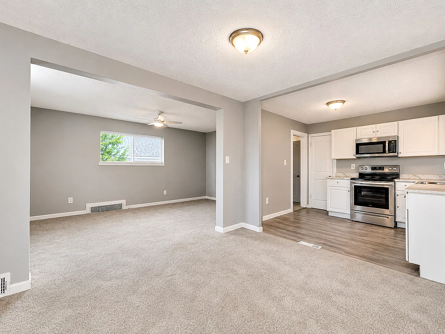 2 bed, 1008 sqft, $1,100 — Photo 4