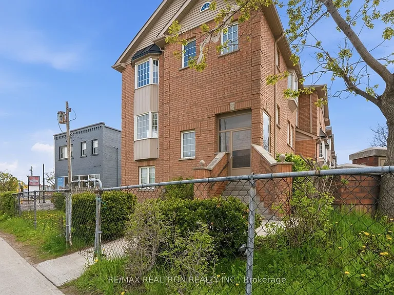 2 Eli Shackleton Ct — Photo 4