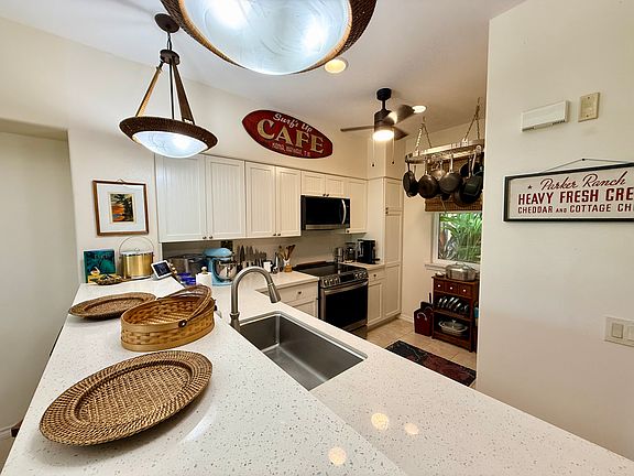 3rd image of 69-200 Pohakulana Pl APT F2