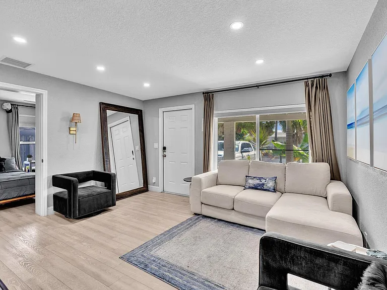 5365 N Andrews Ave — Photo 6