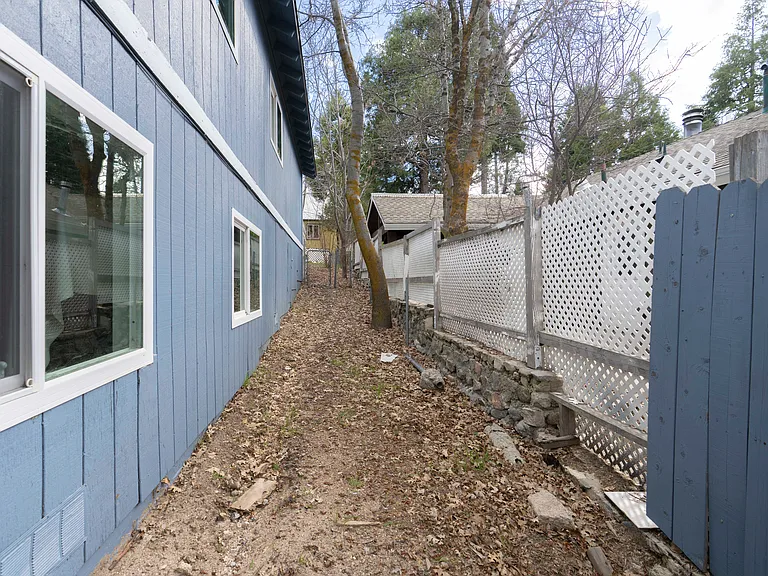 26425 Lake Forest Dr — Photo 16