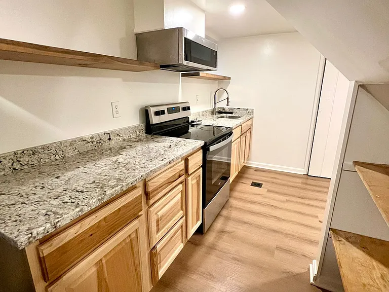 9216 Mintwood St — Photo 7