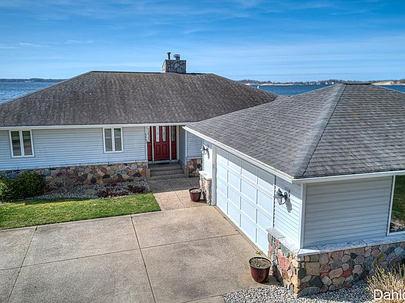 3rd image of 2663 Memorial Dr