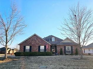26432 Belvedere Dr, Claremore, OK 74019