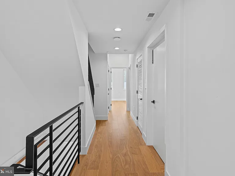 2130 Spring St — Photo 21
