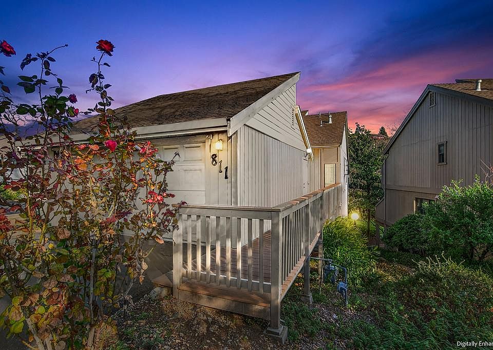 1st image of 811 Auburn Ravine Rd