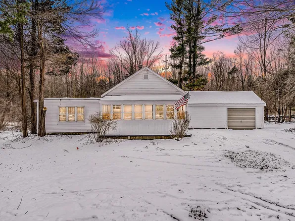 16263 148th Ave, Spring Lake, MI 49456