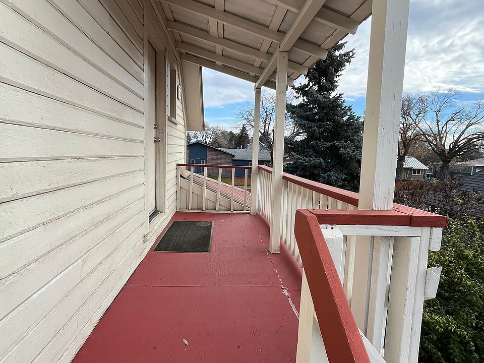 Apt. Entry and Porch