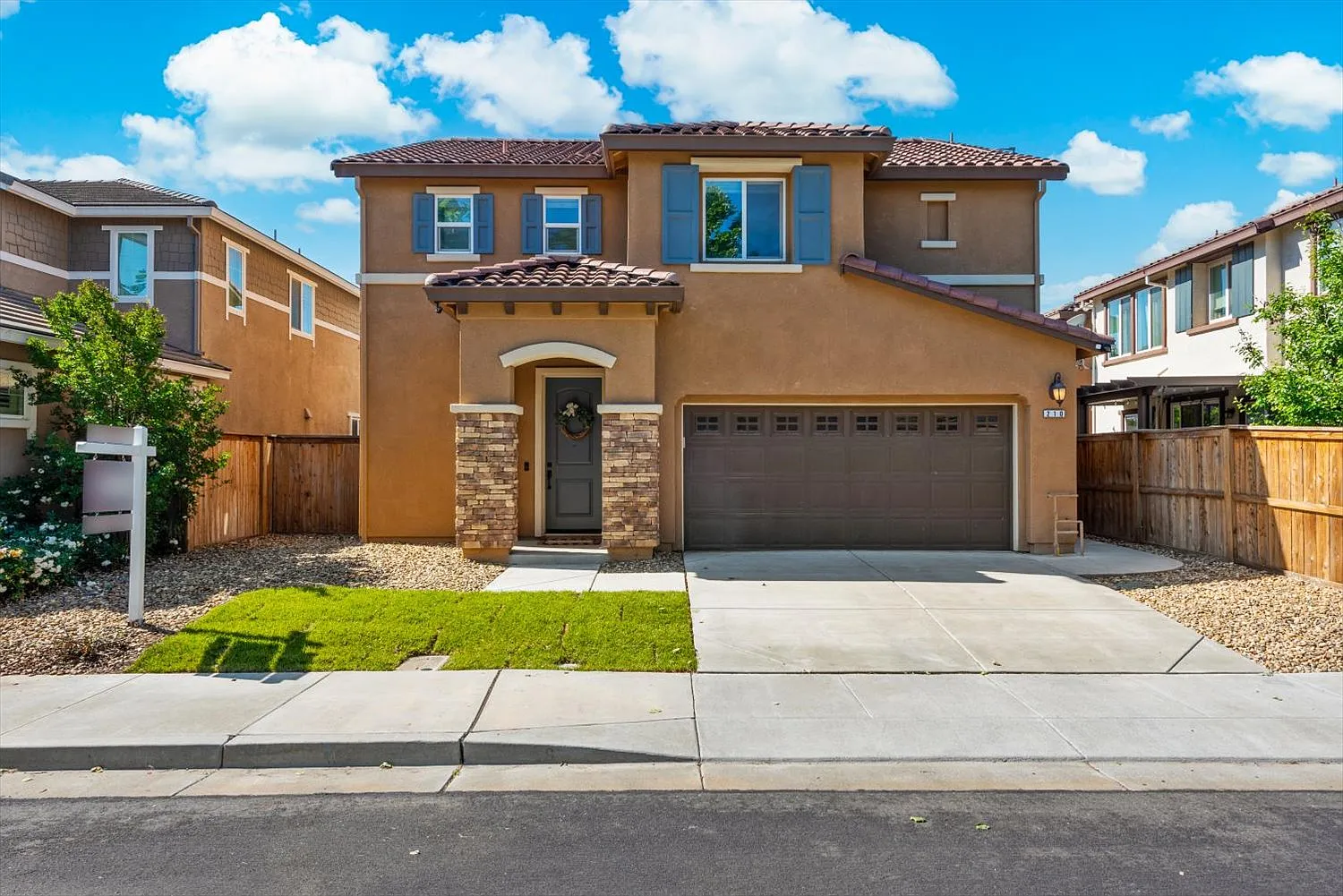 3 bed, 2.5 bath, 2000 sqft, $3,395 — Photo 1