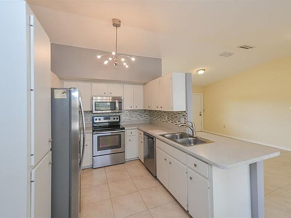 4th image of 3185 E Village Dr