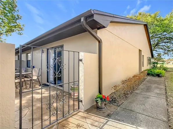 2813 Wingfoot Ct, Winter Haven, FL 33884