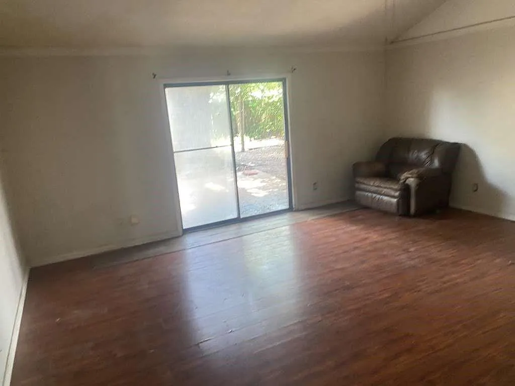 3 bed, 2.0 bath, 1647 sqft, $1,899 — Photo 4