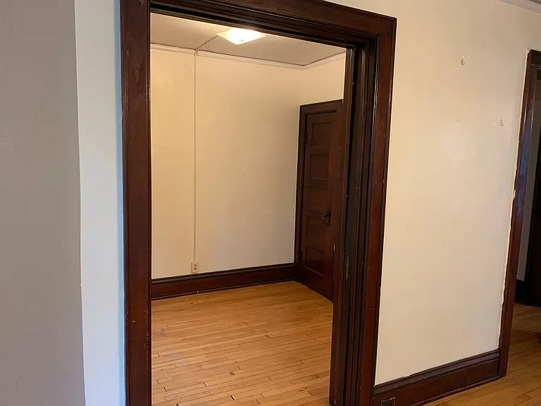 1838 N Oakland Ave — Photo 11