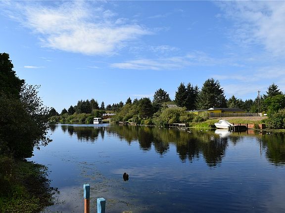4th image of 273 Canal Dr SE