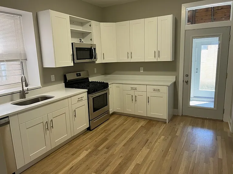 1753 W Augusta Blvd — Photo 9