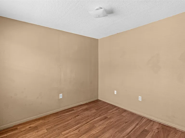 2200 Peach Ave #4 — Photo 6