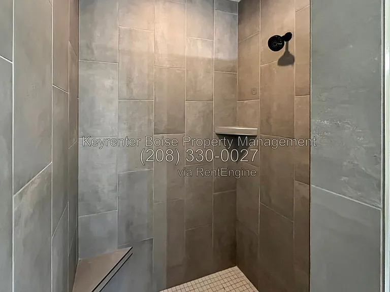 1440 W Cerulean St — Photo 16