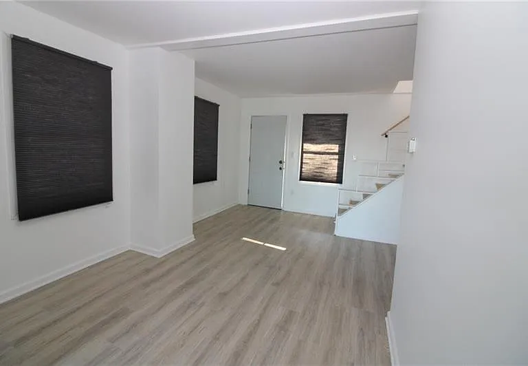 1629 Glenbrook Ave — Photo 5