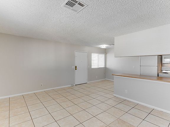 3rd image of 805 Palo Verde Dr APT C