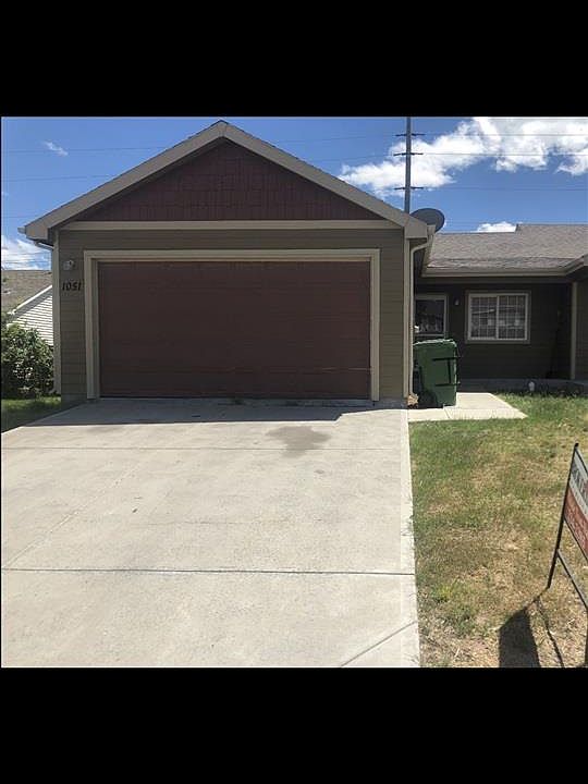 1st image of 1051 Meadow Ln