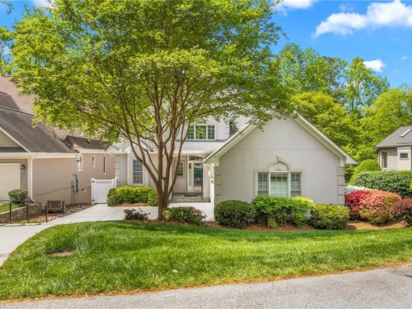 33 Kinglet Cir, Greensboro, NC 27455