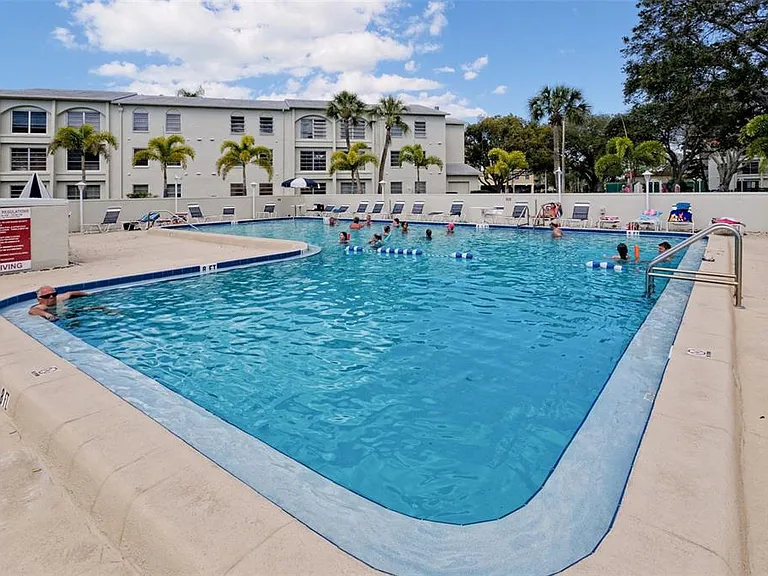 2700 Bayshore Blvd #2205 — Photo 32