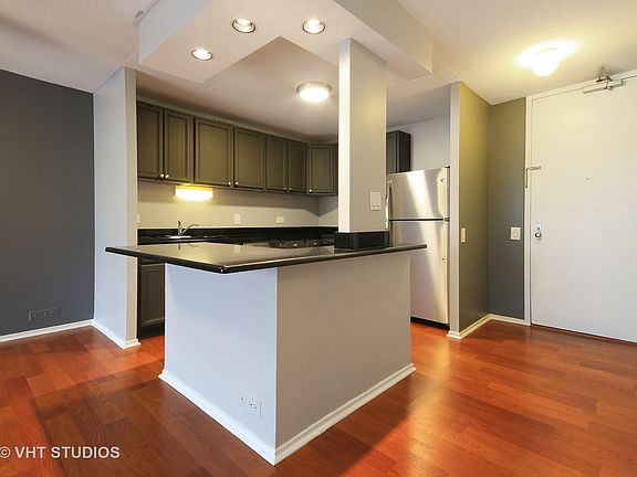 5th image of 405 N Wabash Ave Unit 302
