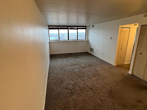 3rd image of 220 Linden St Unit 905