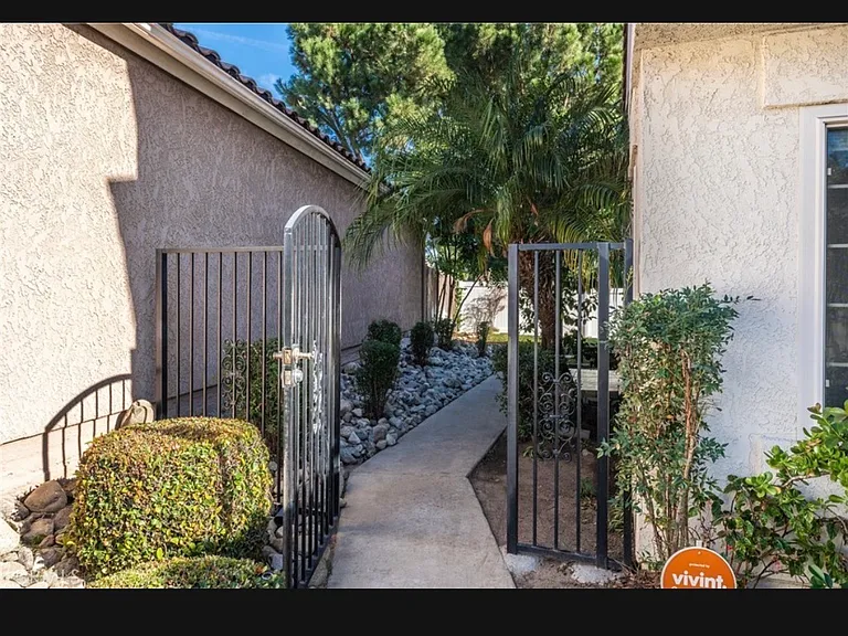 6861 Shadow Ridge Pl — Photo 3