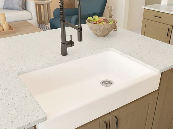 Kitchen with Farmhouse sink