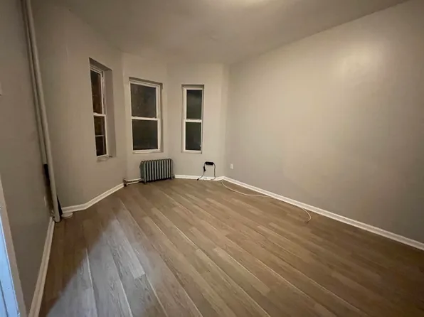 25 Bergen Avenue image 3 of 11