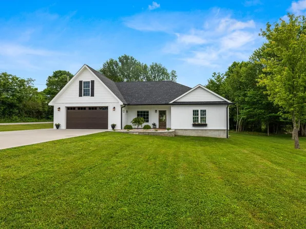 9 Chase Ln, Crossville, TN 38571