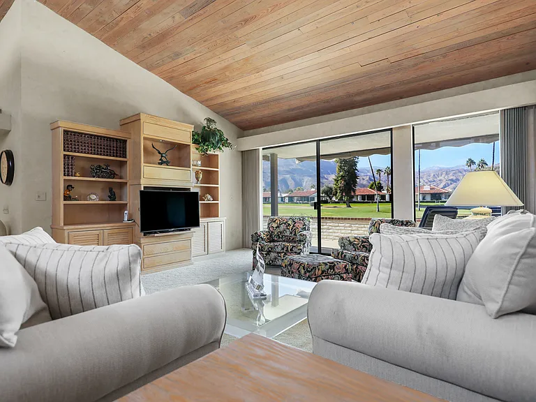 11 Ronda Dr — Photo 16