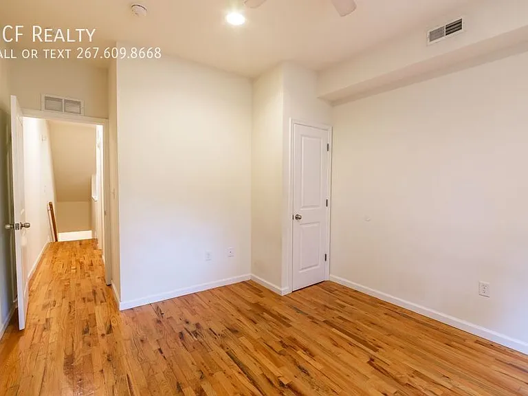330 N Preston St #UPPER LEVEL — Photo 12