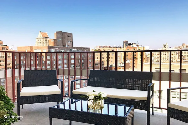 Rented by Sotheby's International Realty | media 23