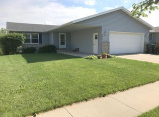3030 Rose Heights Dr SE, Rochester, MN 55904