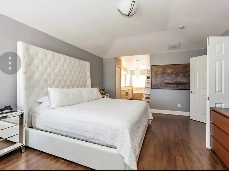10729 Mottram Point — Photo 10