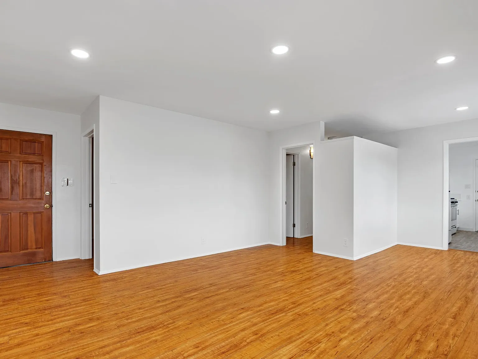 1607 Manning Ave — Photo 3