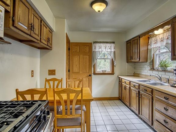 4th image of 9335 Keilman St