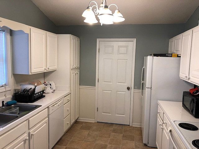 2nd image of 1821 Barberry Dr