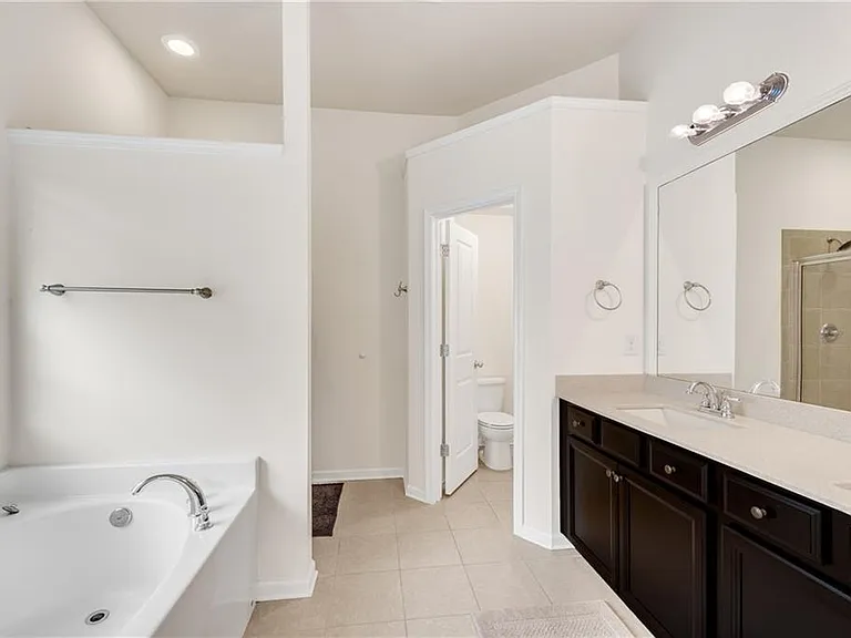 4920 Breezewood Cir — Photo 20