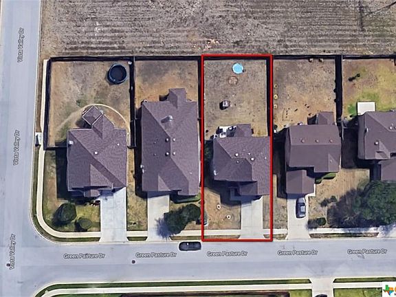 3rd image of 717 Green Pasture Dr