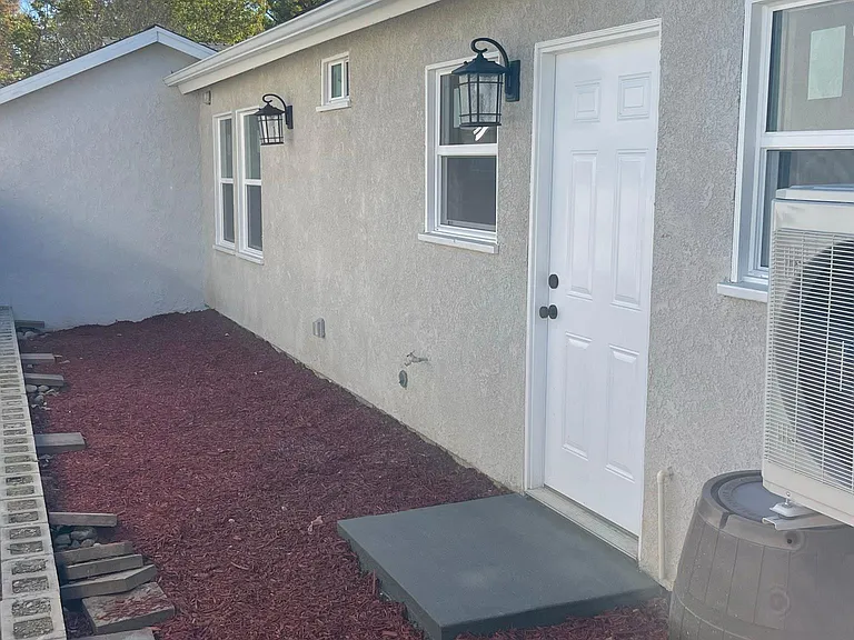 263 Olive St — Photo 23